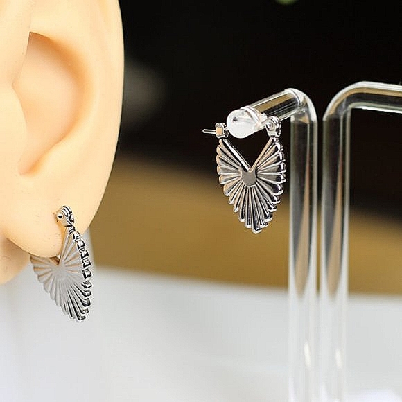 🔥Host Pick🔥 Earrings / 100% high quality stainless steel - Picture 4 of 4